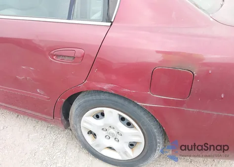 2002 Nissan Altima 2.5 S z USA, uszkodzony, nr VIN 1N4AL11D52C279004